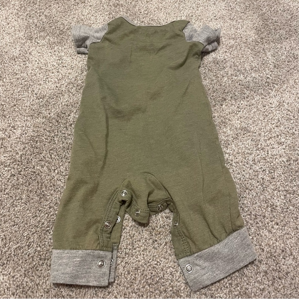 Bundle of Two Star Wars Baby Yoda Infant Clothes - Picture 8 of 10
